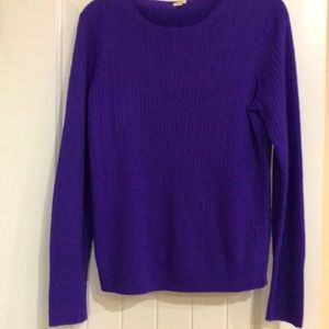 JCrew size Lg..Lightweight with small cable..